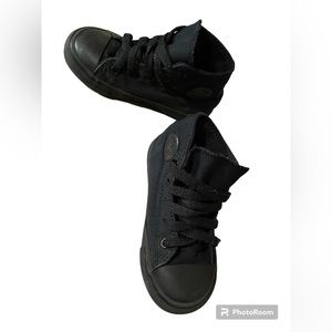 All black converse size 8 toddler
